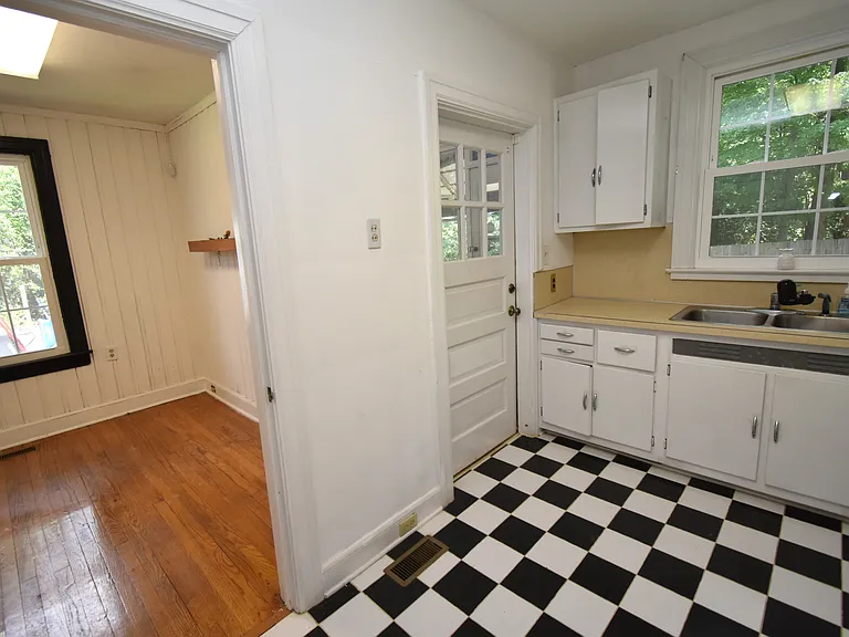 2603 W Carver St — Photo 19