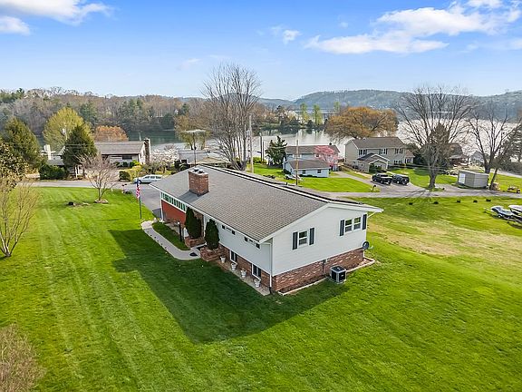 5th image of 4858 Barton Dr