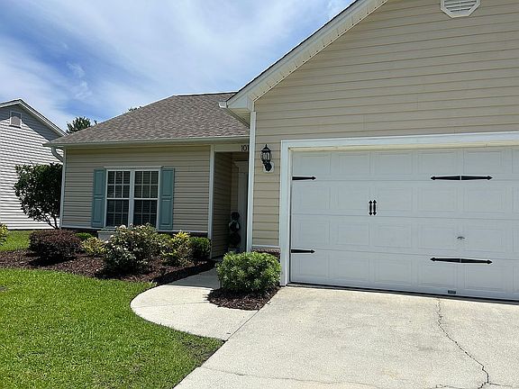 3rd image of 1014 Winterberry Cir
