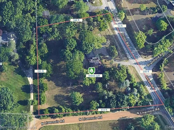 5260 Orion Rd, Rochester, MI 48306