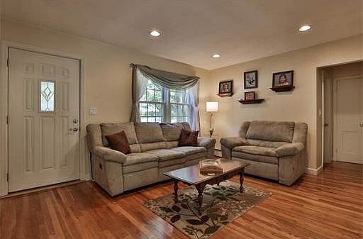 5th image of 191 Wildwood St