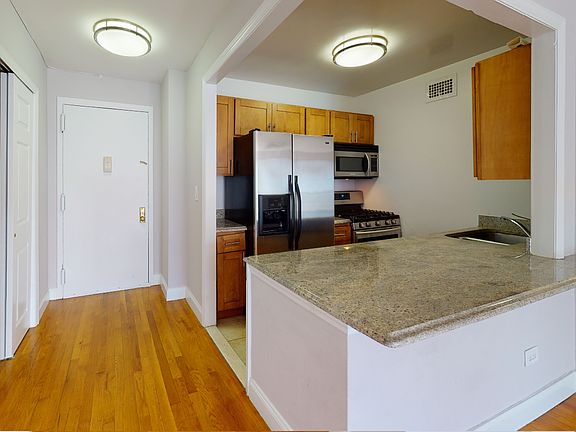 3rd image of 70 W 93rd St #706E