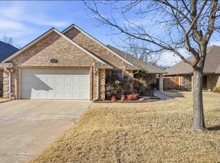 33 NW Heatherstone Dr, Lawton, OK 73505