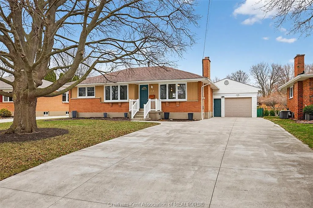 12 Jupiter Ave photo 1