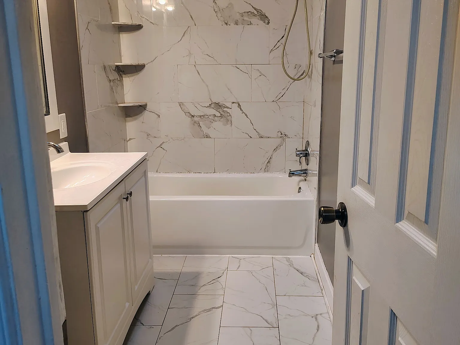 3 bed, 1.5 bath, 1332 sqft, $2,300 — Photo 4