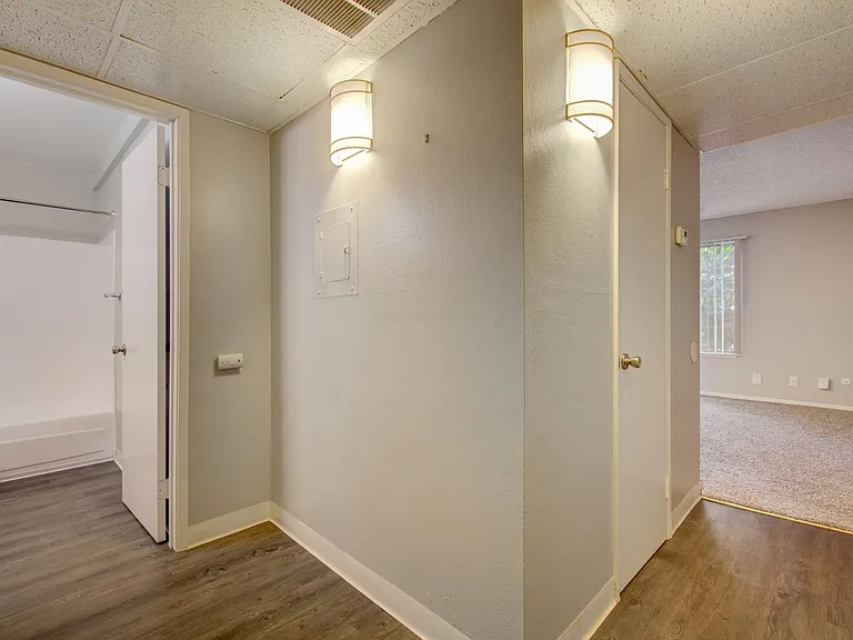 The Elms Apartments at 28th St — Photo 30