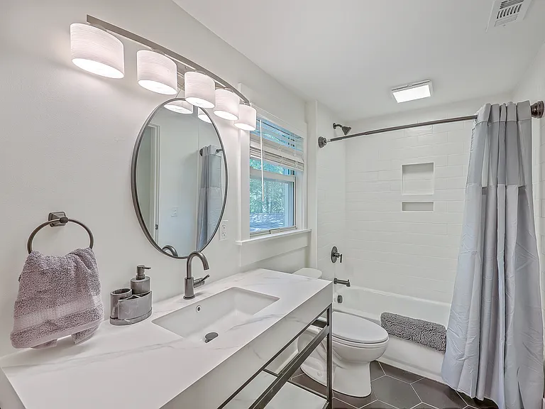 1136 Marquis Rd — Photo 23