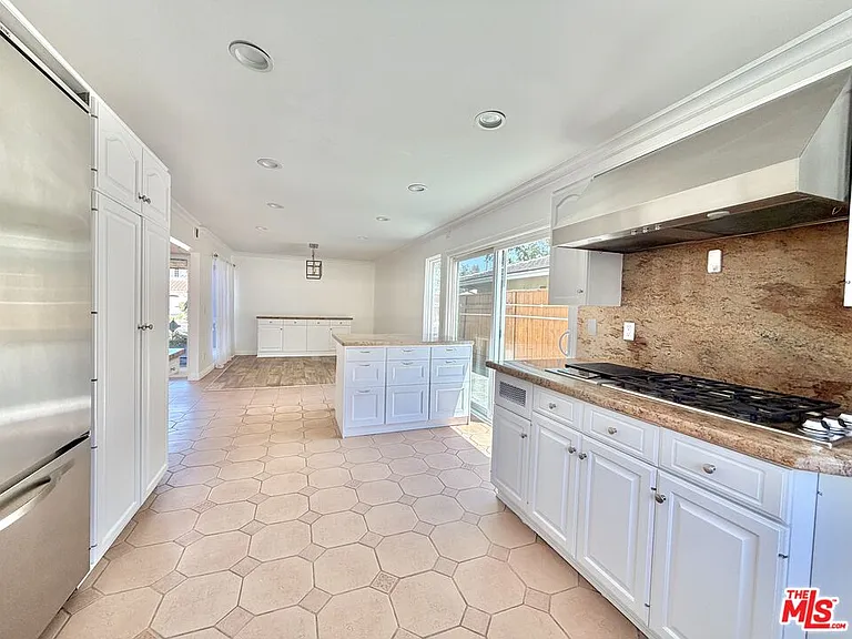 1615 Wellington Pl — Photo 16