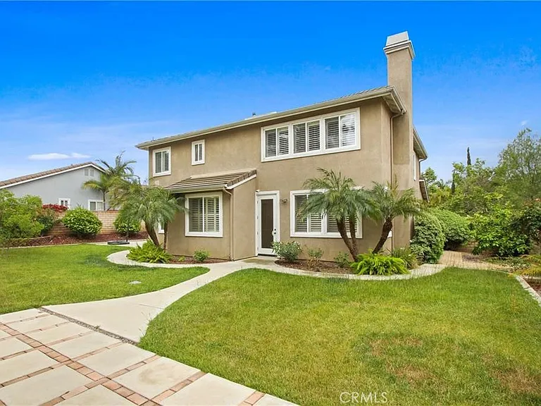 823 Canterbury Ln — Photo 33