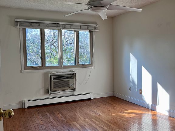 4th image of 4351 Parklawn Ave APT 110