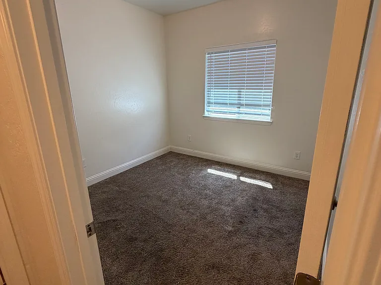 1391 Oso Dr — Photo 9