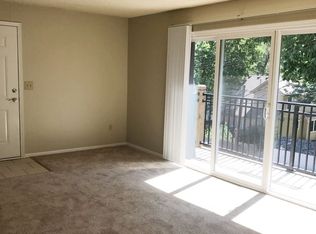 5718 Outlook St APT 204, Mission, KS 66202