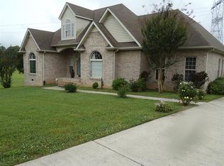 141 Cumberland Oaks Dr, Tullahoma, TN 37388