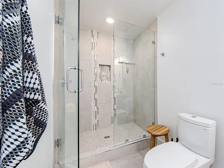15 Avalon St #701 — Photo 37