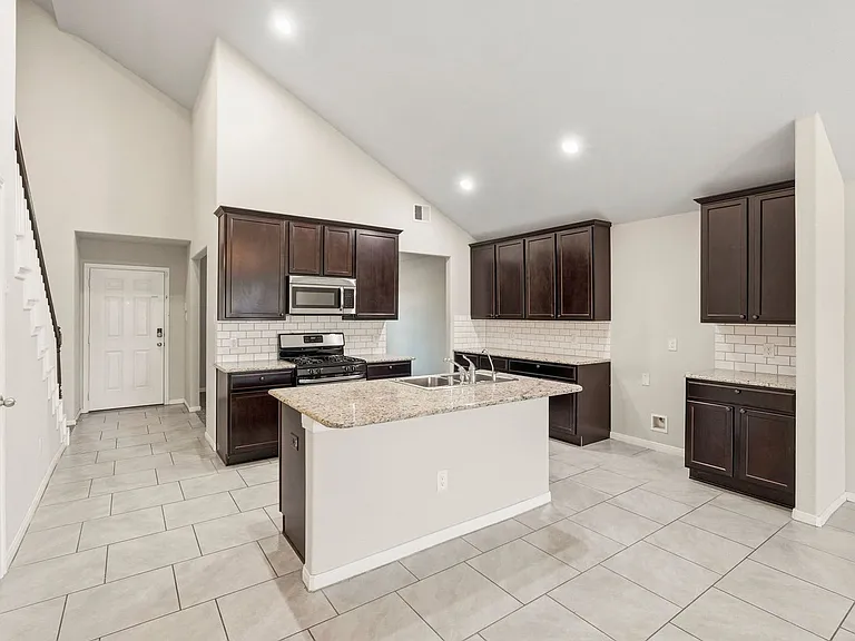 2202 Tannin Trce — Photo 6