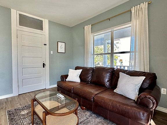 4th image of 301 W Avenue A