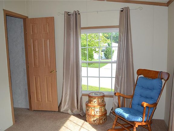 4th image of 204 Pin Oak Cir