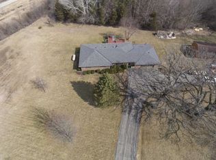 2815 N Beaumont Ave, Waterford, WI 53185