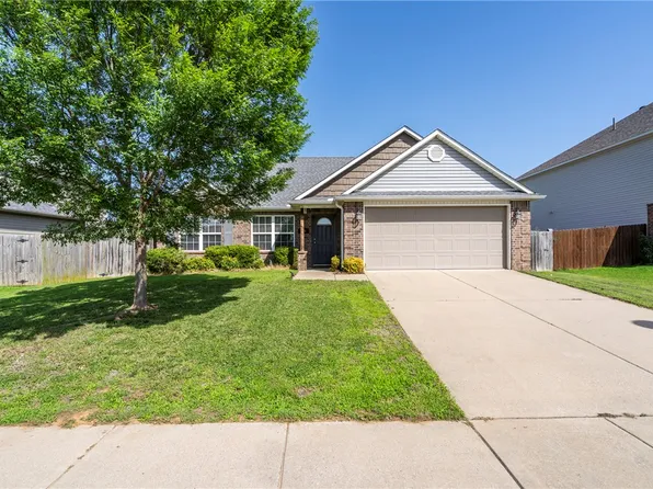 410 Driftwood St, Lowell, AR 72745