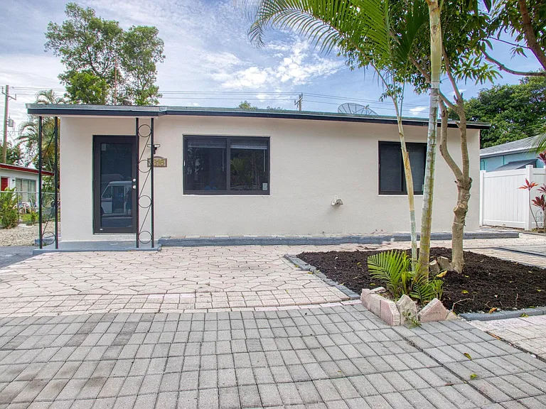 1316 NW 2nd Ave — Photo 3