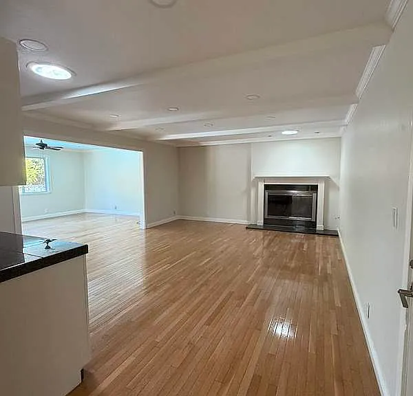 6815 Hampton Dr — Photo 5