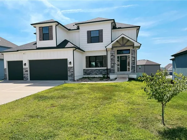 2333 SW Old Port Rd, Lees Summit, MO 64082