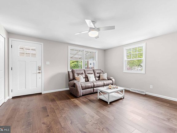 5th image of 1053 Cayer Dr