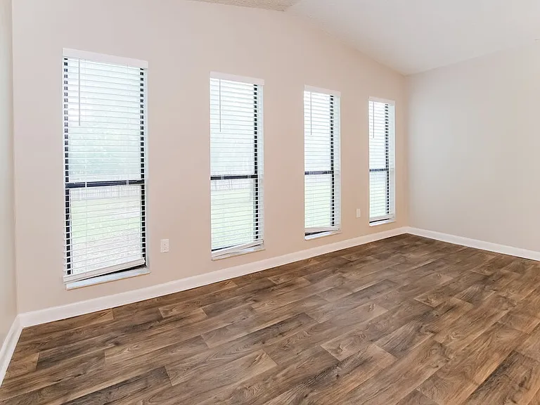 6911 Coleus Ct — Photo 5