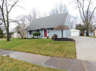 2140 Larchdale Dr, Cuyahoga Falls, OH