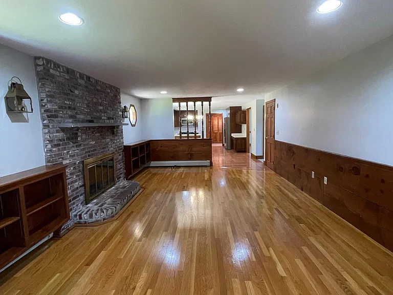 35 Whiley Rd — Photo 9