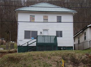 4400 Charleston Rd, Poca, WV 25159