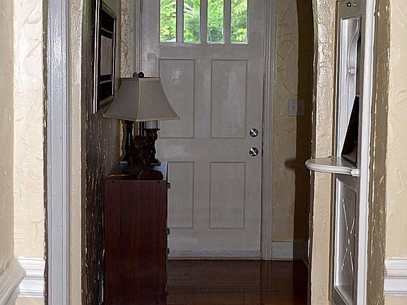 4th image of 2204 NE Highland Dr