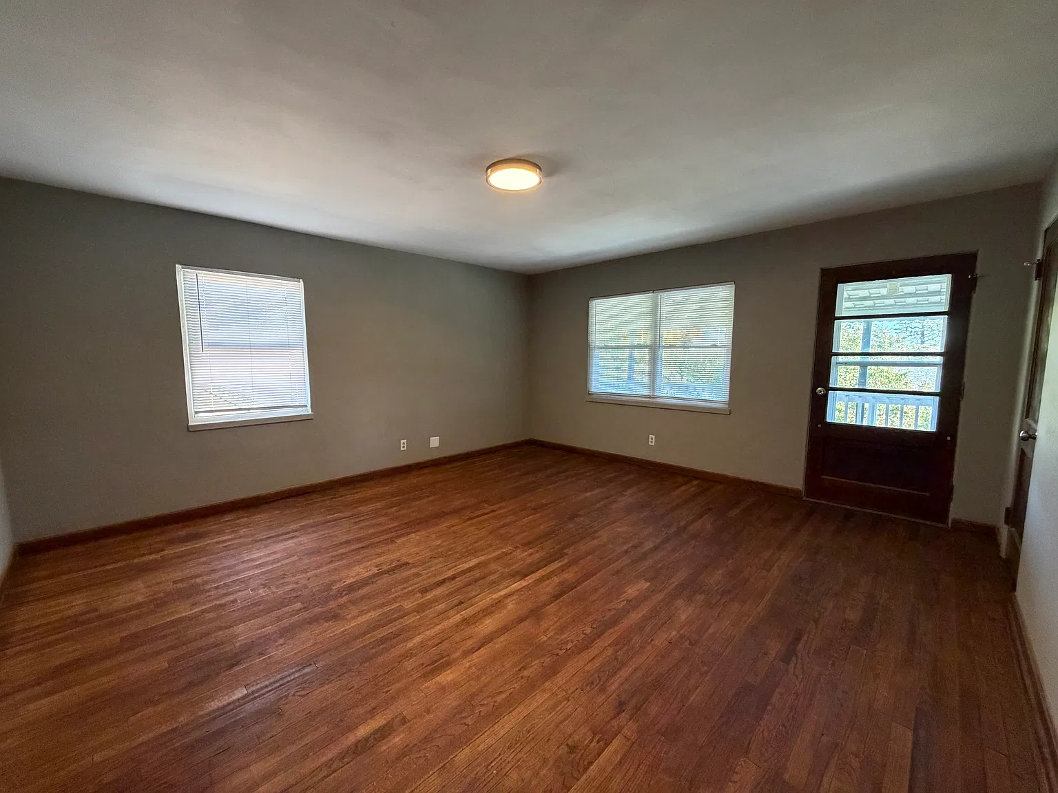 2 bed, 1200 sqft, $1,200 — Photo 4