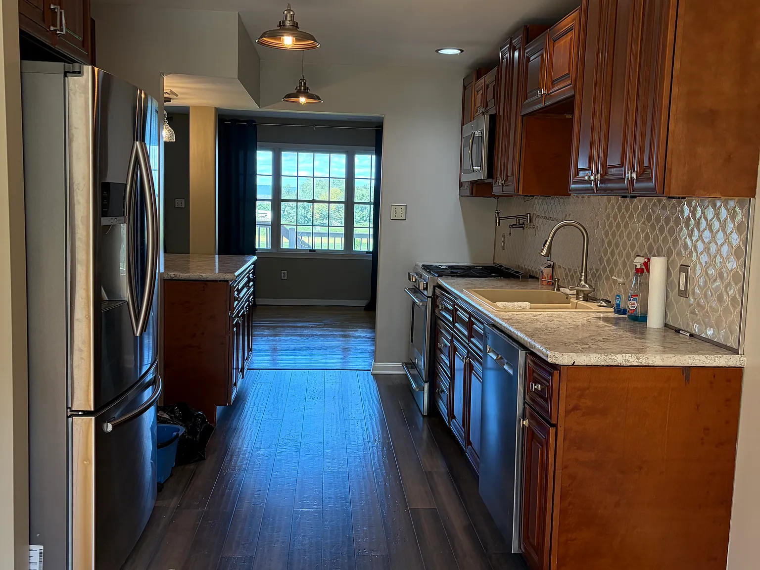 3 bed, 2000 sqft, $2,395 — Photo 3