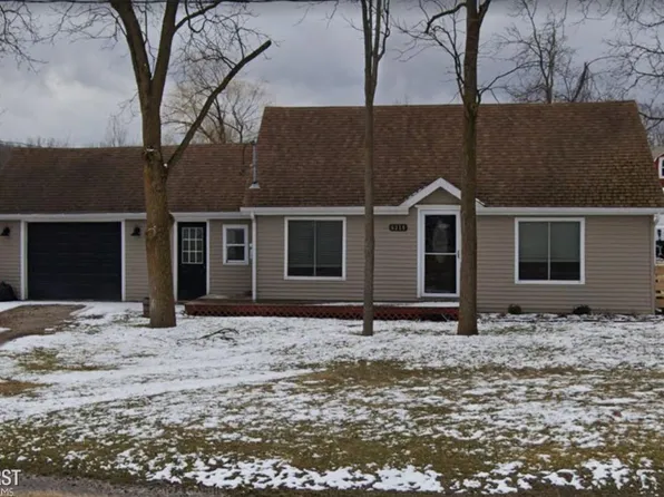 6214 E Bristol Rd, Burton, MI 48519