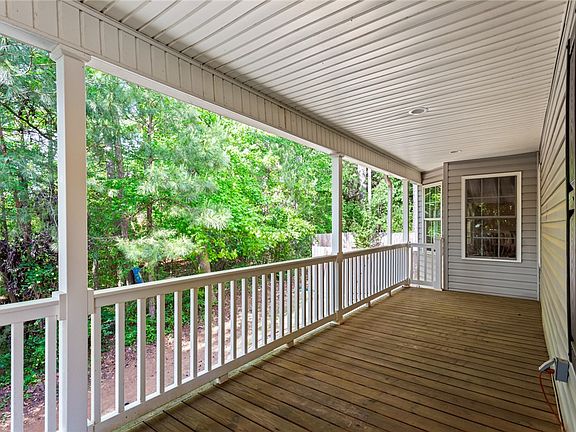 5th image of 308 Sun Meadow Ln