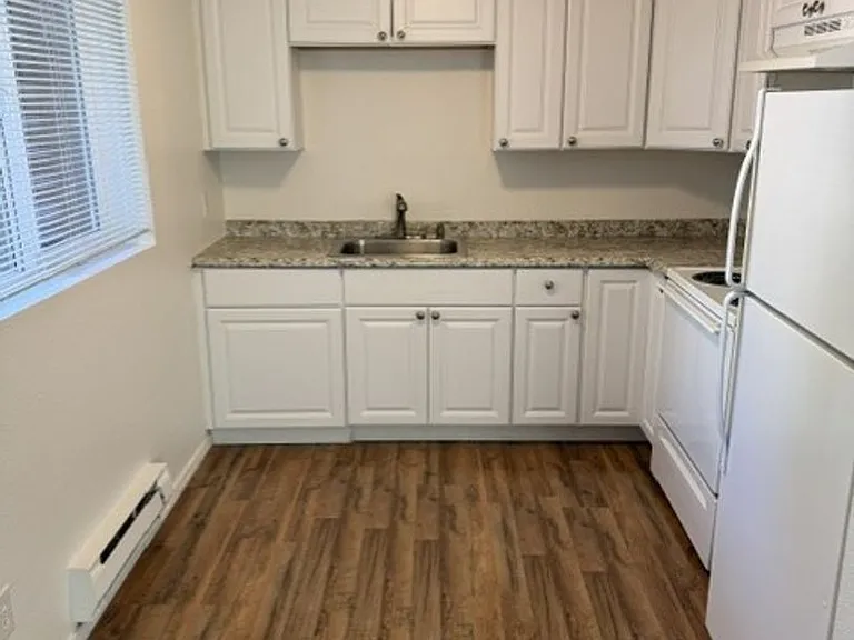 301 Apartments — Photo 13