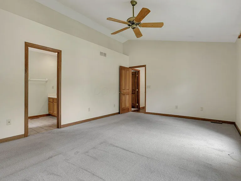 7641 Finbarr Ct — Photo 25