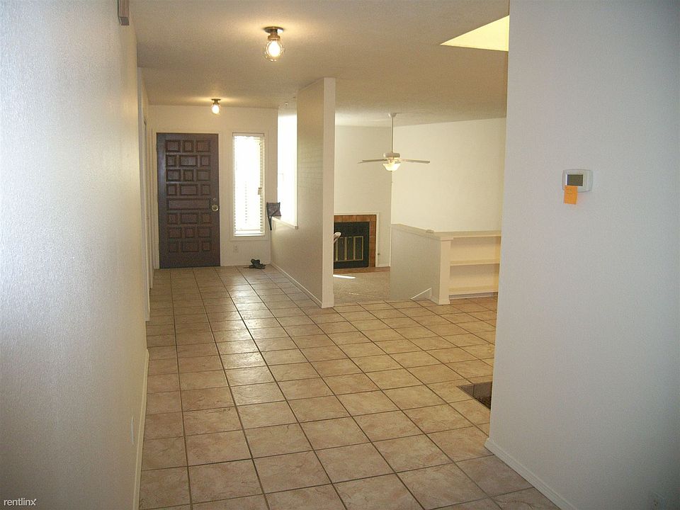 1st image of 1716 Miracerros Pl NE