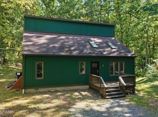 105 Forest Dr, Lords Valley, PA 18428