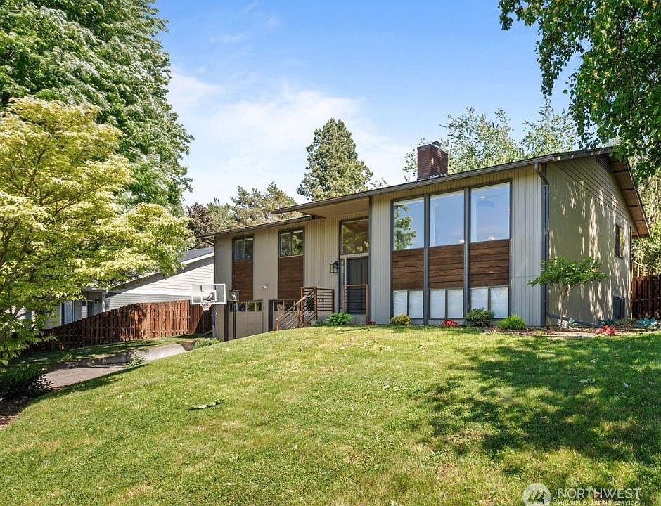 1st image of 315 SE Highland Park Drive