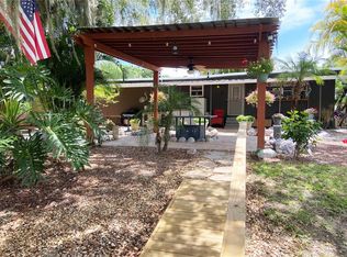 2082 Starboard Dr, Geneva, FL 32732