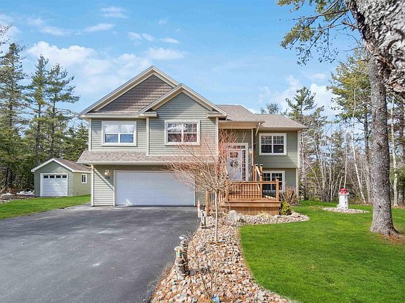 3rd image of 122 Calderwood Dr