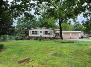 215 N Ross Hampton Rd, Greenwood, AR 72936