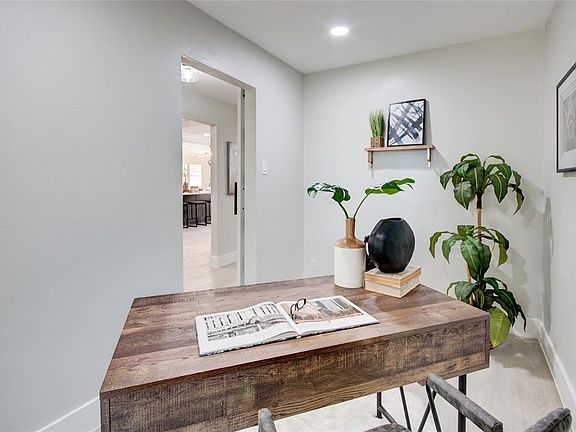4th image of 9603 Braewick Dr