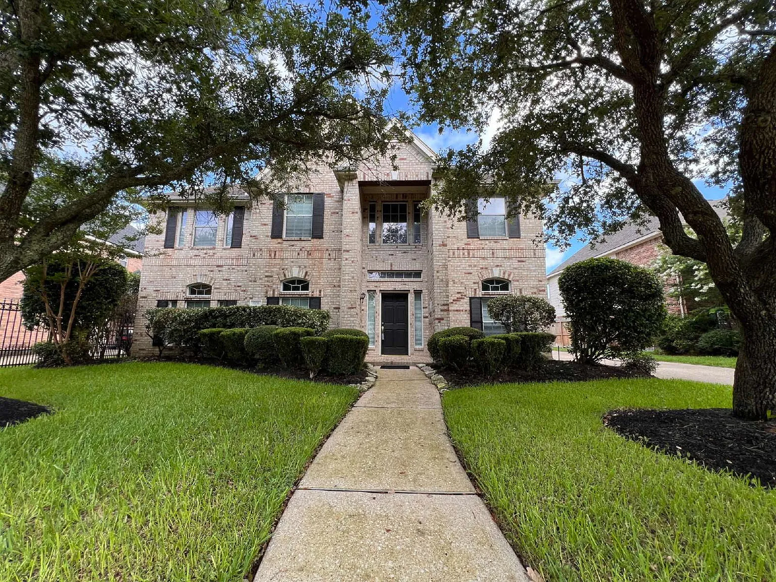 5 bed, 3.5 bath, $3,000 — Photo 1