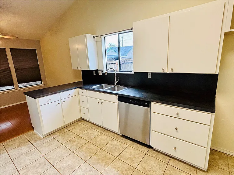 13007 Amarillo Ave — Photo 6