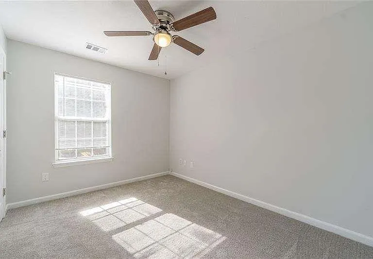 2716 Lake Park Rdg E — Photo 30