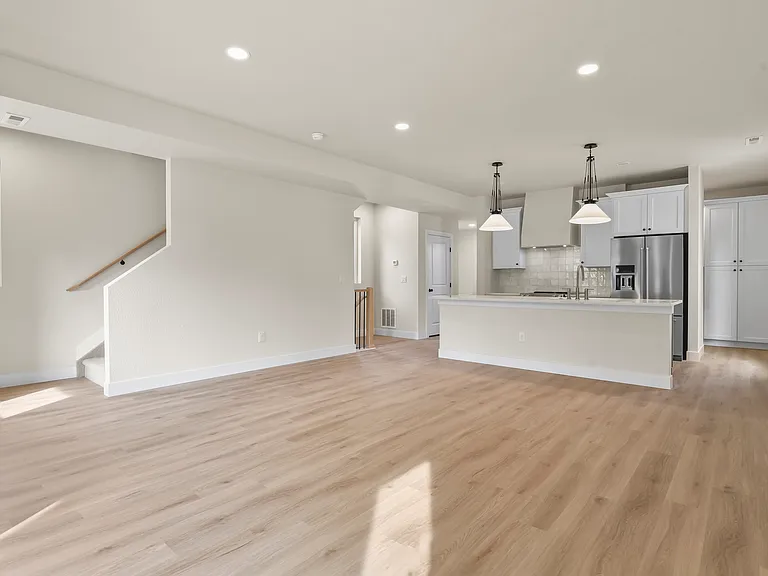 31 Noyer Ct — Photo 2