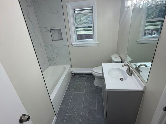3rd image of 15 Laurel St
